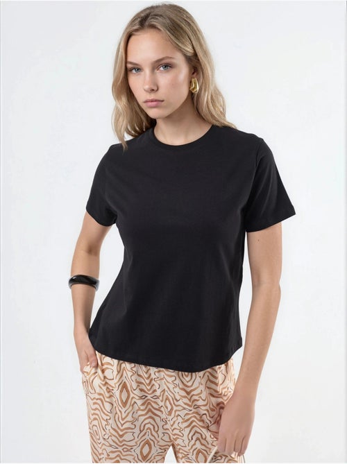 T-shirt de algodão lisa com gola redonda busem - Kiabi T-shirt de algodão lisa com gola redonda busem - Kiabi