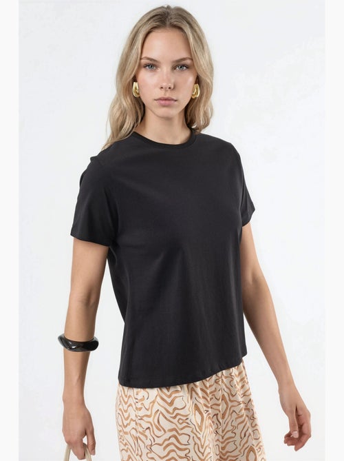 T-shirt de algodão lisa com gola redonda busem - Kiabi T-shirt de algodão lisa com gola redonda busem - Kiabi