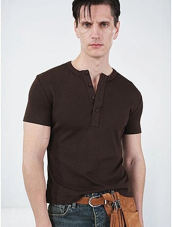 T-shirt de algodão slim fit com decote redondo e detalhe de botões giesto