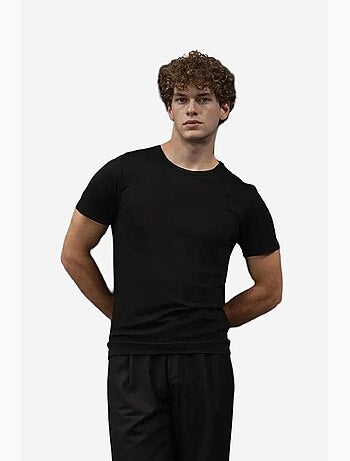 T-shirt de algodão slim fit com gola redonda giesto
