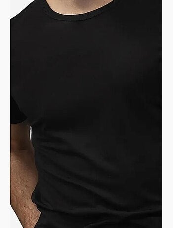 T-shirt de algodão slim fit com gola redonda giesto
