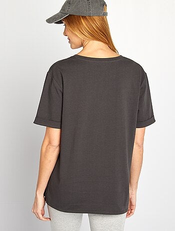 T-shirt de amamentação com gola em bico