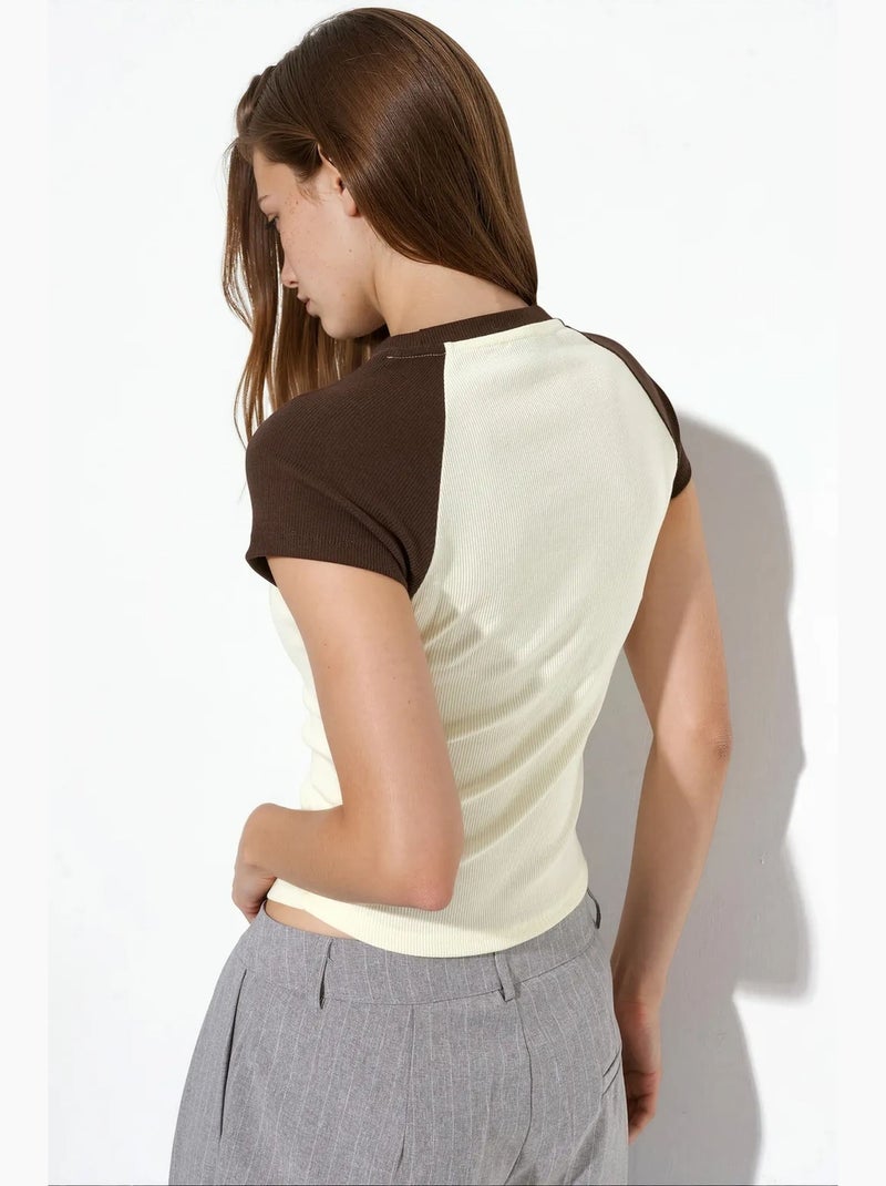 T-shirt de gola redonda color block ajustada busem Branco Preto - Kiabi