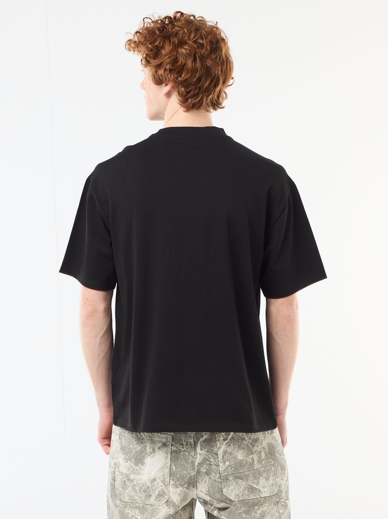 T-shirt de gola redonda com bordado contrastante Preto - Kiabi