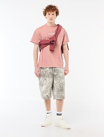 T-shirt de gola redonda com bordado contrastante