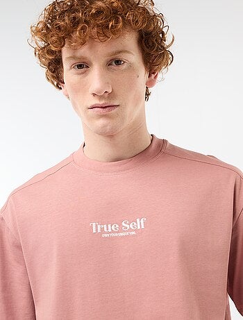 T-shirt de gola redonda com bordado contrastante