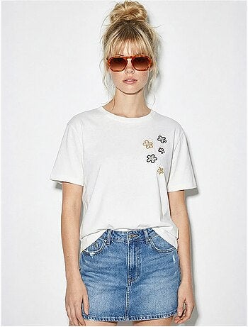 T-shirt de gola redonda com bordado floral lucci