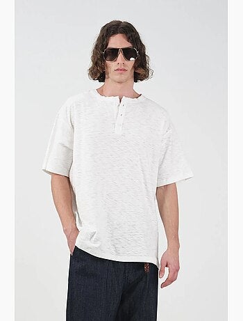 T-shirt de gola redonda com detalhe de botões giesto