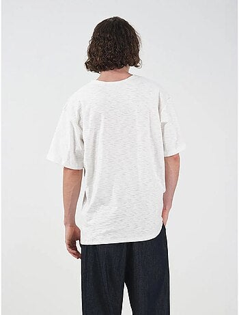 T-shirt de gola redonda com detalhe de botões giesto