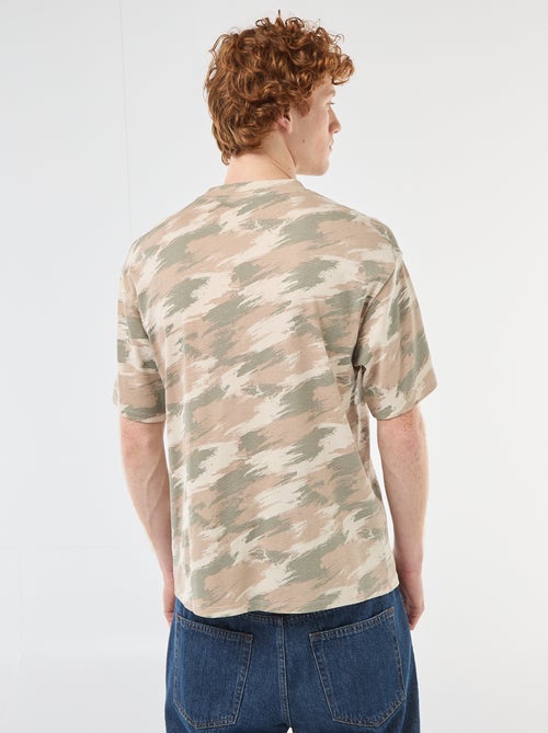 T-shirt de gola redonda com estampado 'camuflado' em algodão - Kiabi