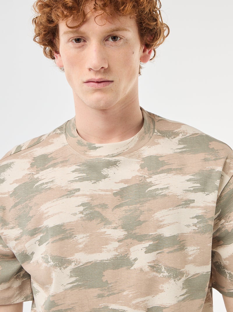 T-shirt de gola redonda com estampado 'camuflado' em algodão Verde - Kiabi