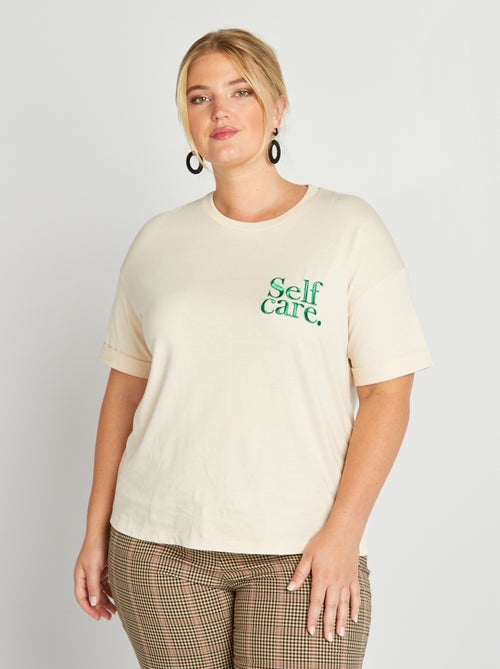 T-shirt de gola redonda com mensagem bordada - Kiabi