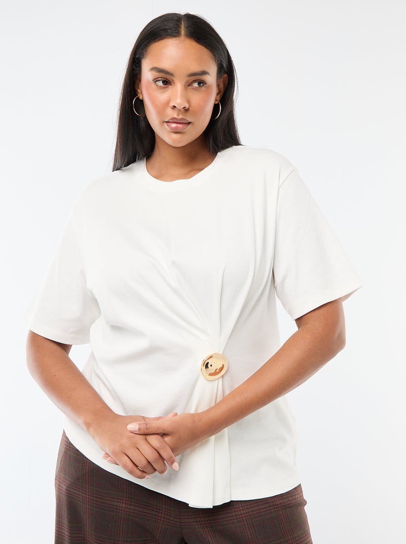 T-shirt de gola redonda drapeada com bijuteria Branco - Kiabi