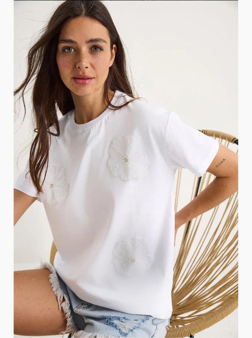 T-shirt de gola redonda e manga curta com acessório floral lucci - Kiabi