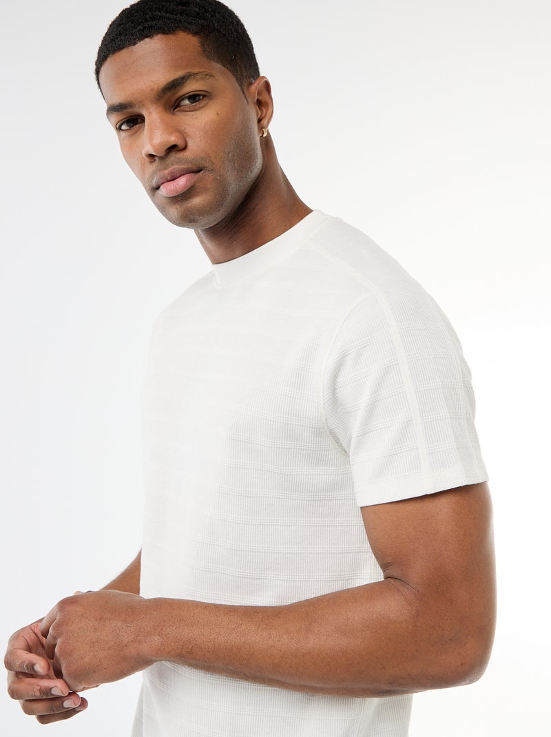 T-shirt de gola redonda e manga curta em favo de mel Branco - Kiabi