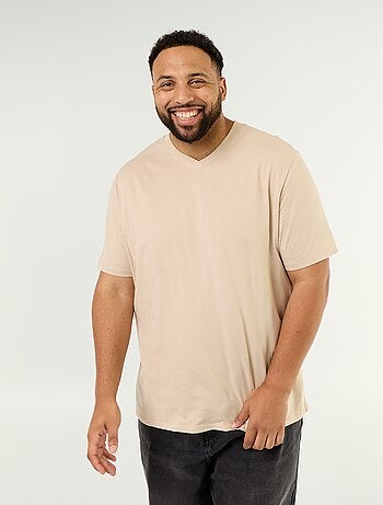 T-shirt com decote em V