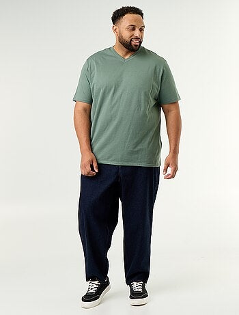 T-shirt com decote em V