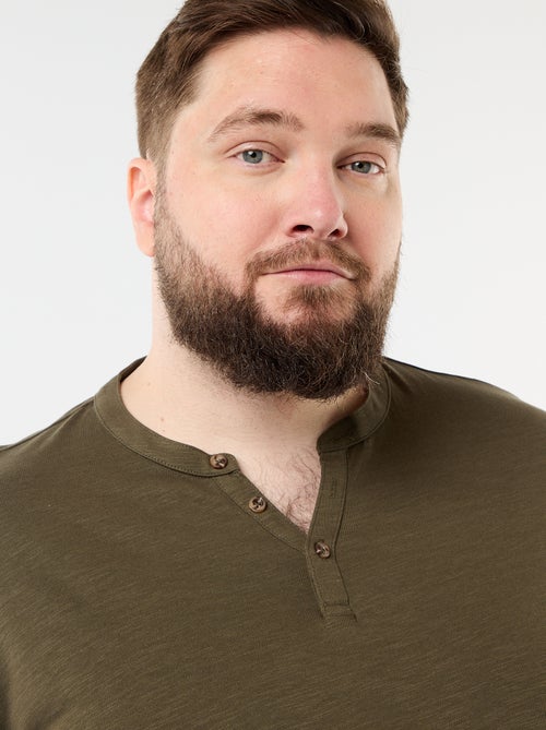 T-shirt de jérsei com gola tunisiana e mangas curtas - Kiabi