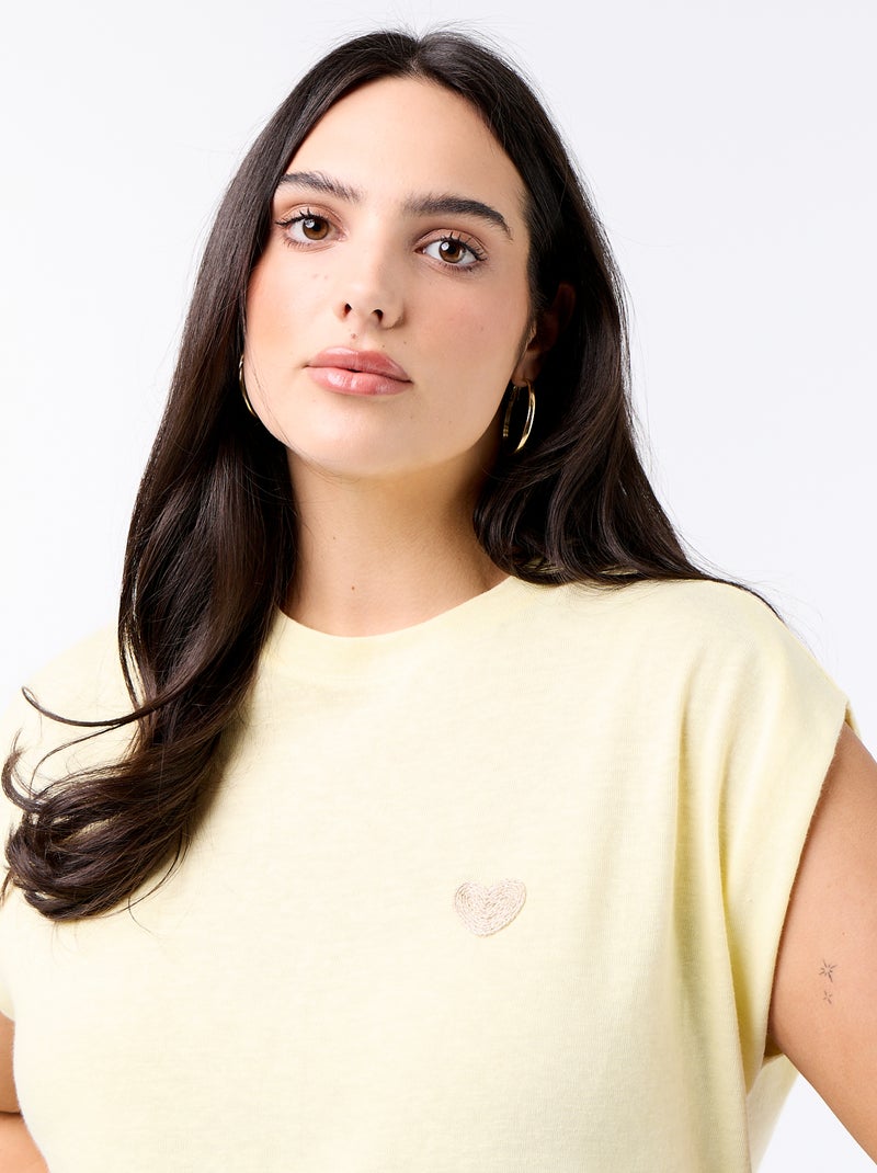 T-shirt de jérsei sem mangas com pequeno bordado no peito Amarelo - Kiabi