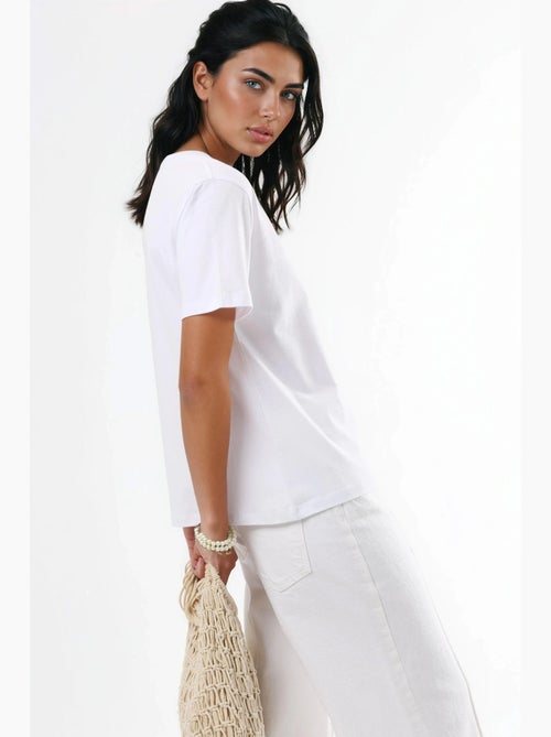 T-shirt de malha lisa com decote em v busem - Kiabi T-shirt de malha lisa com decote em v busem - Kiabi
