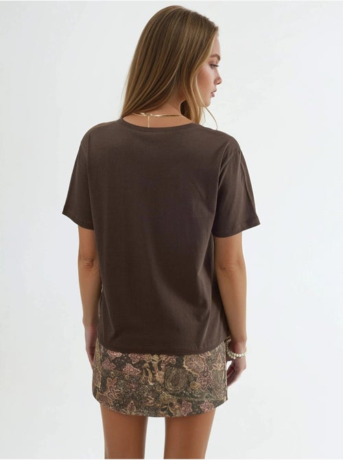T-shirt de malha lisa com decote em v busem - Kiabi T-shirt de malha lisa com decote em v busem - Kiabi