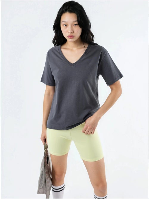 T-shirt de malha lisa com decote em v busem - Kiabi T-shirt de malha lisa com decote em v busem - Kiabi
