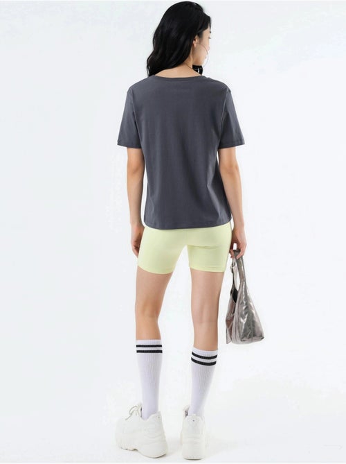 T-shirt de malha lisa com decote em v busem - Kiabi T-shirt de malha lisa com decote em v busem - Kiabi