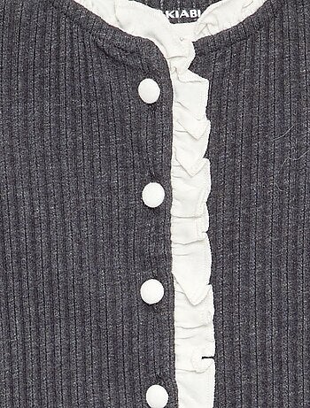 T-shirt de manga comprida com folhos e botões contrastantes