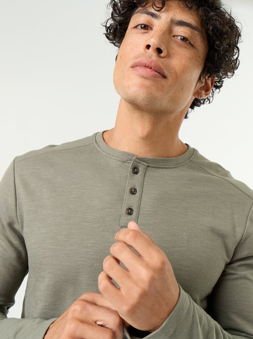 T-shirt de manga comprida com gola tunisiana - Kiabi