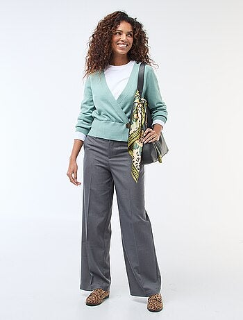 T-shirt de manga comprida e gola redonda