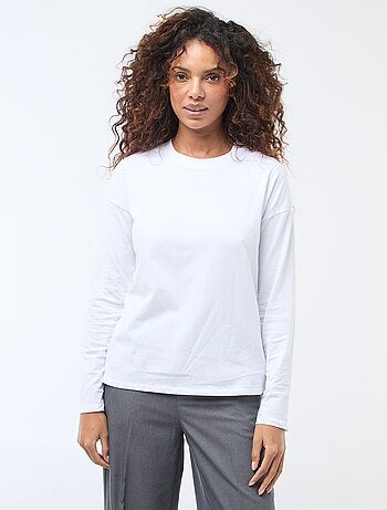 T-shirt de manga comprida e gola redonda