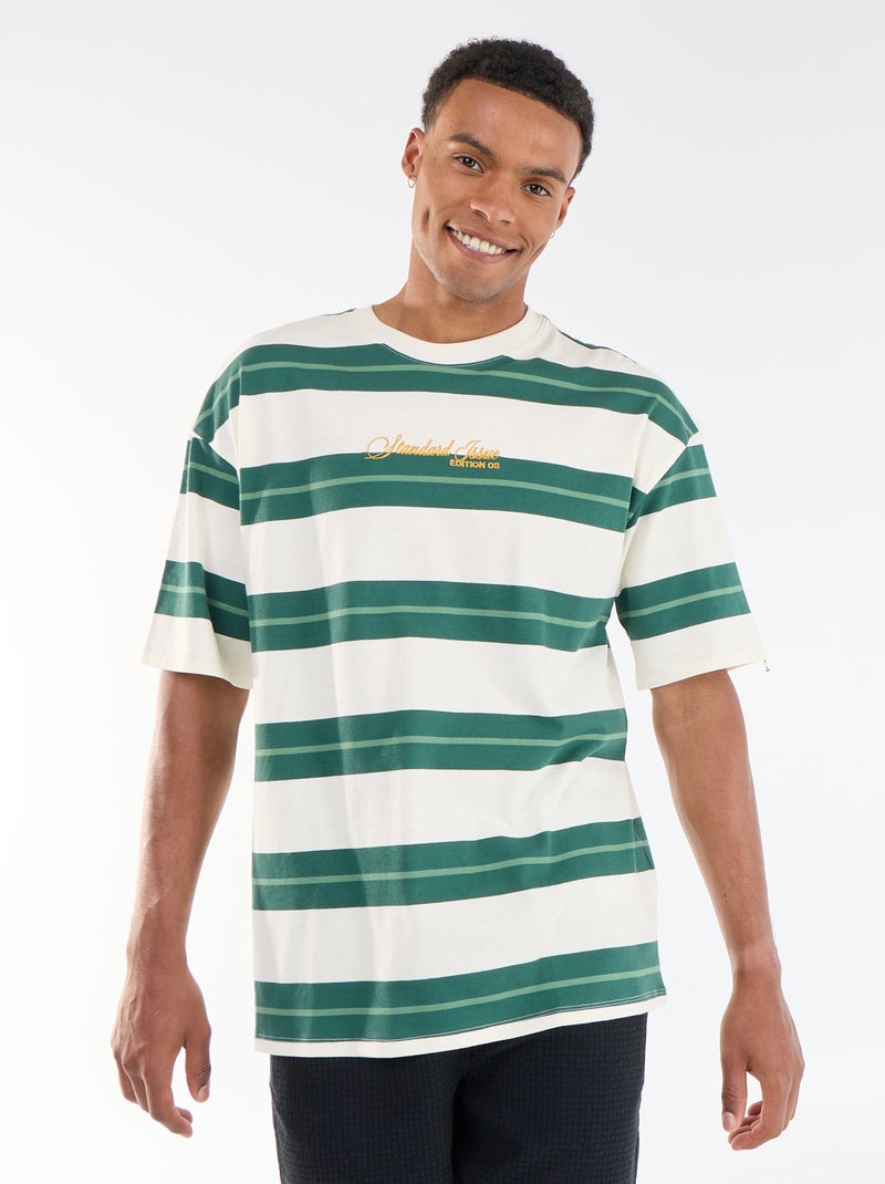 T-shirt de manga curta às riscas Verde - Kiabi