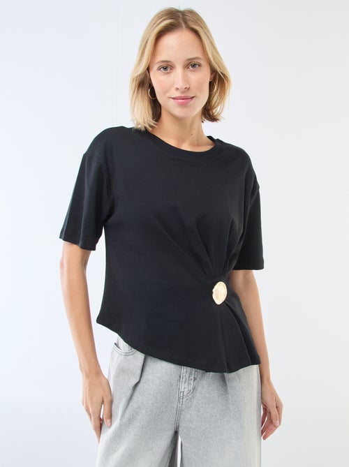 T-shirt de manga curta com bijuteria fantasia frontal com efeito torcido - Kiabi