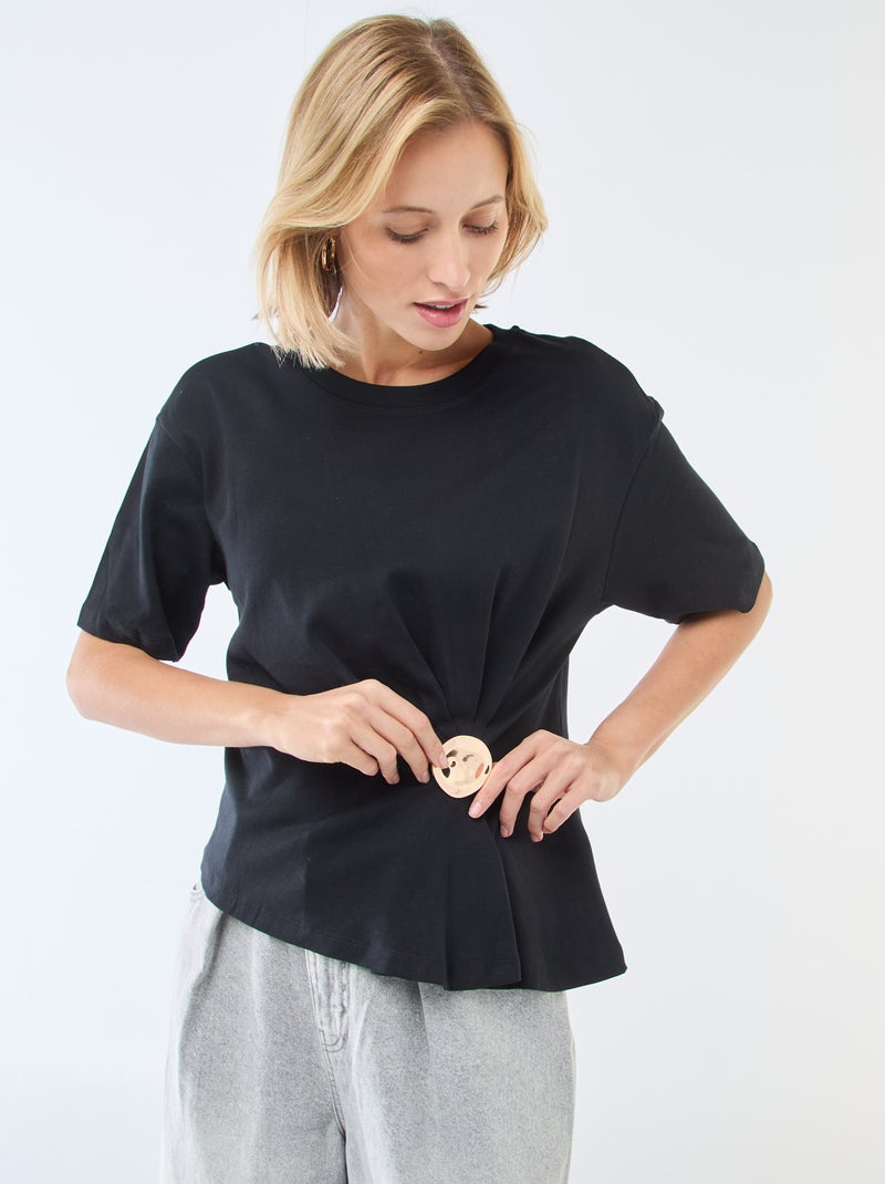 T-shirt de manga curta com bijuteria fantasia frontal com efeito torcido Preto - Kiabi