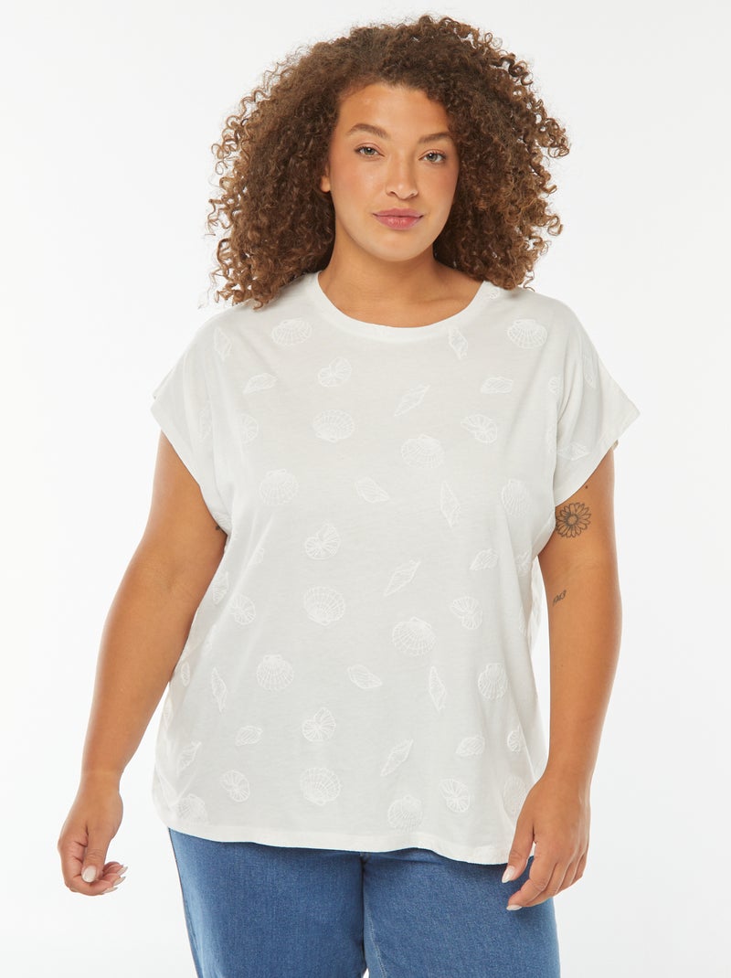 T-shirt de manga curta com bordados all-over Branco - Kiabi
