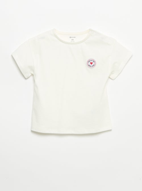 T-shirt de manga curta com coração cosido - Kiabi