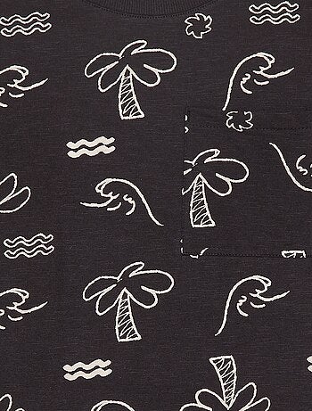 T-shirt de manga curta com estampado e bolso frontal