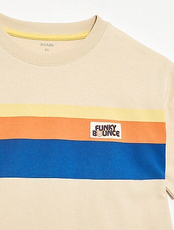 T-shirt de manga curta com estampado na frente