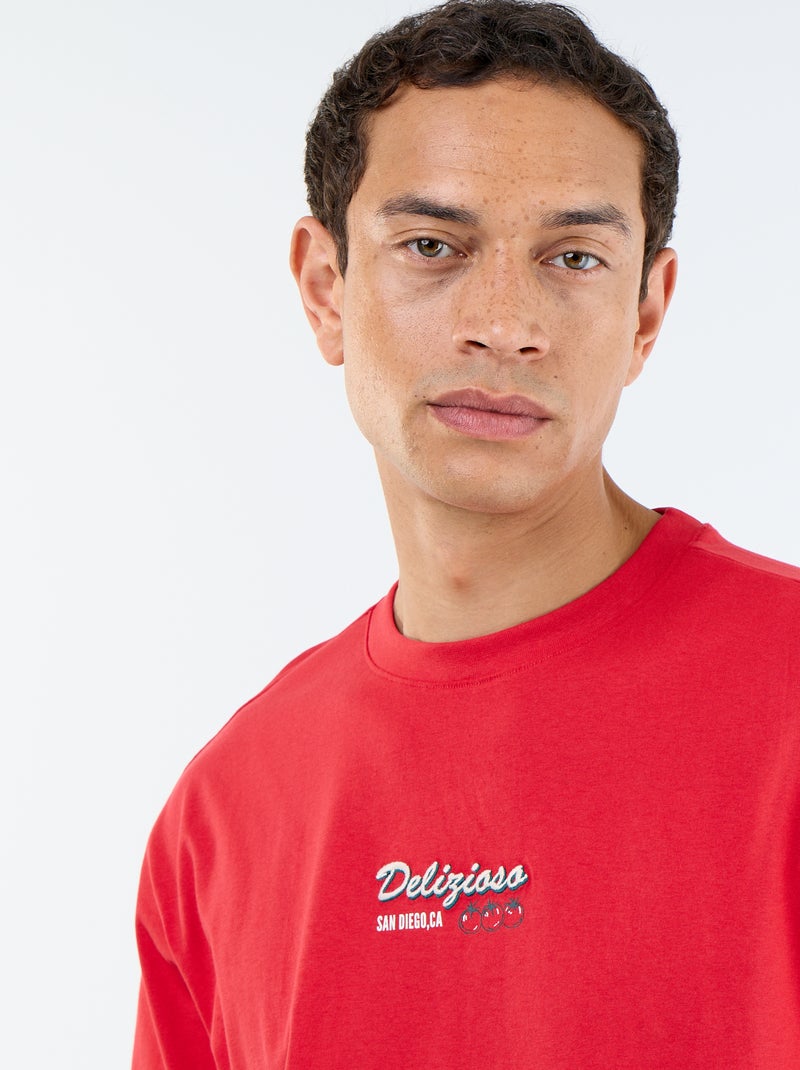 T-shirt de manga curta com estampados e bordados à frente e atrás Vermelho - Kiabi