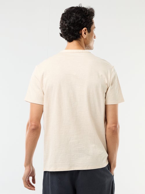 T-shirt de manga curta com gola tunisina - Kiabi