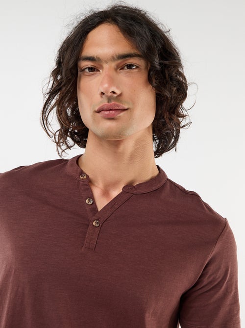 T-shirt de manga curta com gola tunisina - Kiabi