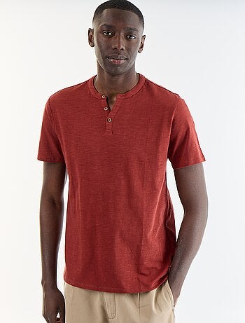 T-shirt de manga curta com gola tunisina