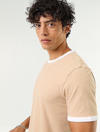 T-shirt de manga curta com orlas contrastantes