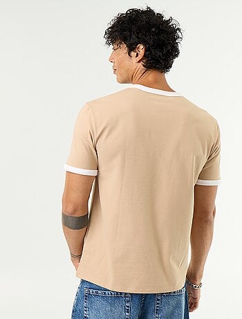 T-shirt de manga curta com orlas contrastantes