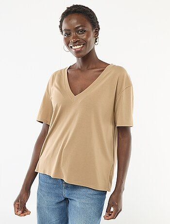 T-shirt de manga curta, decote em bico