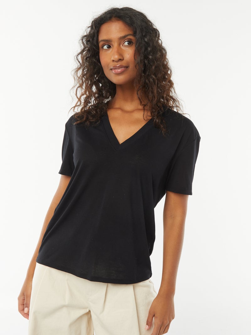 T-shirt de manga curta, decote em bico Preto - Kiabi