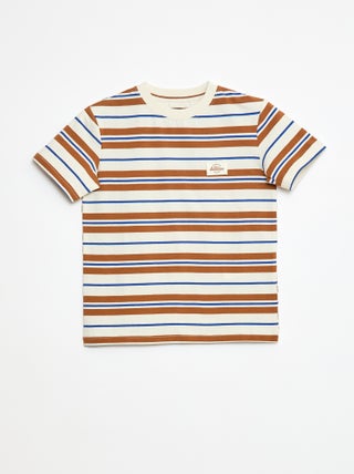 T-shirt de manga curta e às riscas