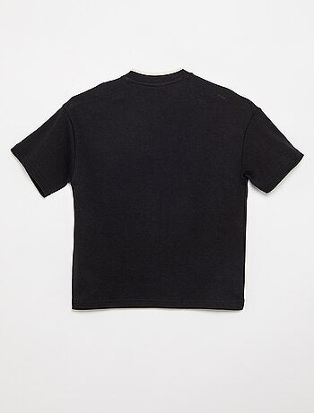 T-shirt de manga curta e gola em V