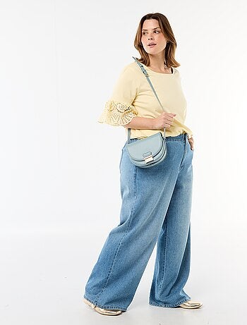 T-shirt de manga curta em macramé