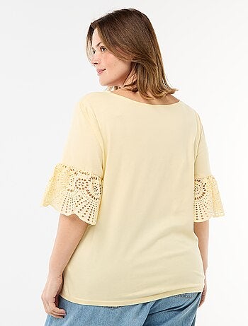 T-shirt de manga curta em macramé